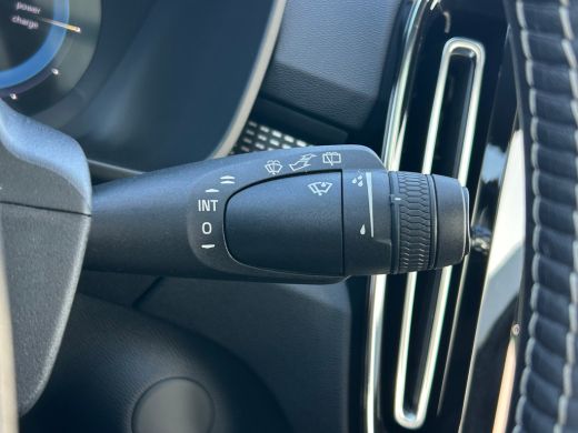 Volvo  XC40 Recharge P8 AWD R-Design | SoH 92% | Panoramadak | Trekhaak | Harman/Kardon | 360 Camera | ActivLease financial lease