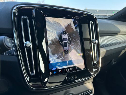 Volvo  XC40 Recharge P8 AWD R-Design | SoH 92% | Panoramadak | Trekhaak | Harman/Kardon | 360 Camera | ActivLease financial lease