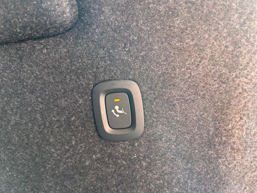 Volvo  XC40 Recharge P8 AWD R-Design | SoH 92% | Panoramadak | Trekhaak | Harman/Kardon | 360 Camera | ActivLease financial lease