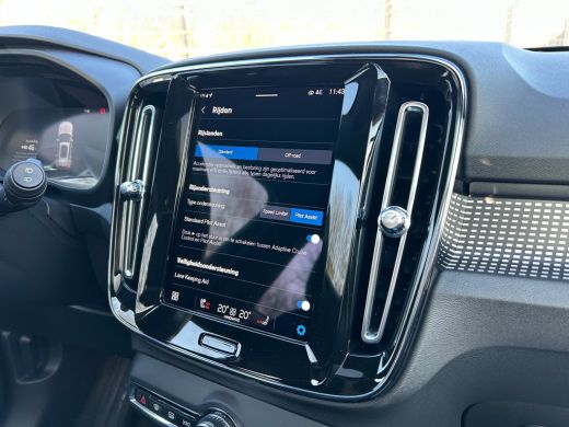 Volvo  XC40 Recharge P8 AWD R-Design | SoH 92% | Panoramadak | Trekhaak | Harman/Kardon | 360 Camera | ActivLease financial lease