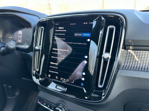 Volvo  XC40 Recharge P8 AWD R-Design | SoH 92% | Panoramadak | Trekhaak | Harman/Kardon | 360 Camera | ActivLease financial lease