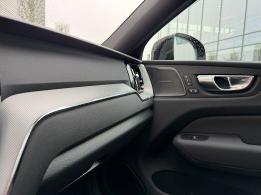 Volvo  XC60 2.0 T8 Plug-in hybrid AWD Plus Black Edition Pano-H&K-360 gr-Keyless-ACC ActivLease financial lease