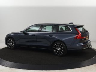 Volvo  V60 2.0 T6 Plug-in hybrid AWD Core Bright | Trekhaak | Achterbankverwarming | Adaptive cruise | Carpl...