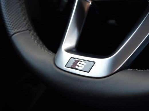 Audi Q5 50 TFSIe Quattro S line | Pano | Tour | Trekhaak ActivLease financial lease