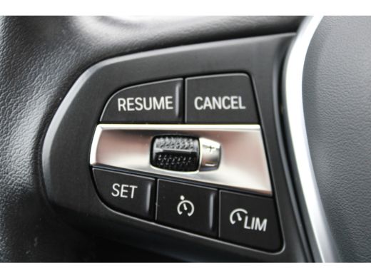 BMW 3 Serie Touring 330e Business Edition PHEV PANO GR NAVI VIRTUAL 58000KM!!! ActivLease financial lease