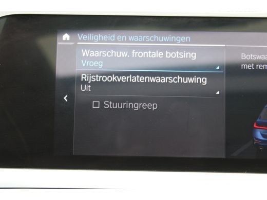 BMW 3 Serie Touring 330e Business Edition PHEV PANO GR NAVI VIRTUAL 58000KM!!! ActivLease financial lease