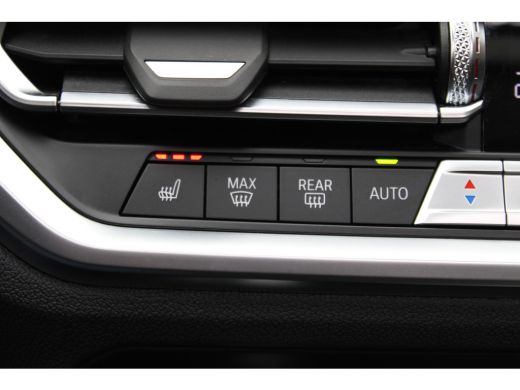 BMW 3 Serie Touring 330e Business Edition PHEV PANO GR NAVI VIRTUAL 58000KM!!! ActivLease financial lease