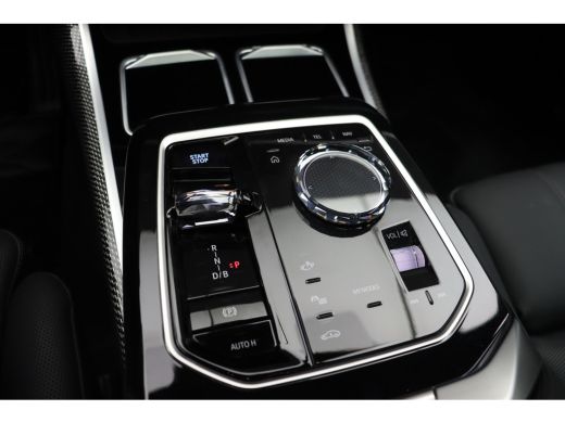 BMW i7 eDrive50 High Executive M Sport / Panoramadak / Stoelventilatie / Massagefunctie / Bowers & Wilki... ActivLease financial lease
