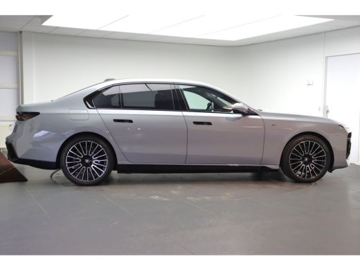 BMW i7 eDrive50 High Executive M Sport / Panoramadak / Stoelventilatie / Massagefunctie / Bowers & Wilki... ActivLease financial lease