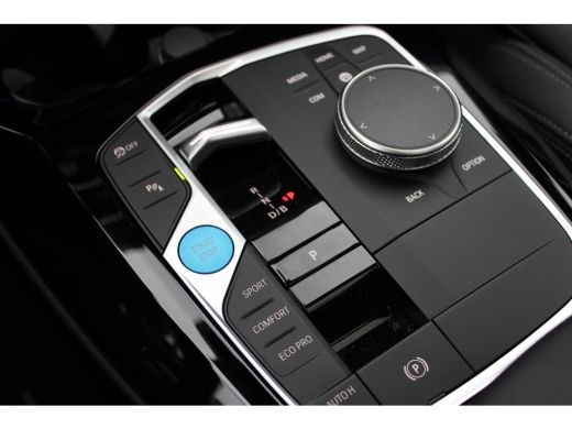 BMW iX3 M-SPORT 80 kWh SOh 100% PANO LEER PILOT ORG NL 23000KM!!! ActivLease financial lease