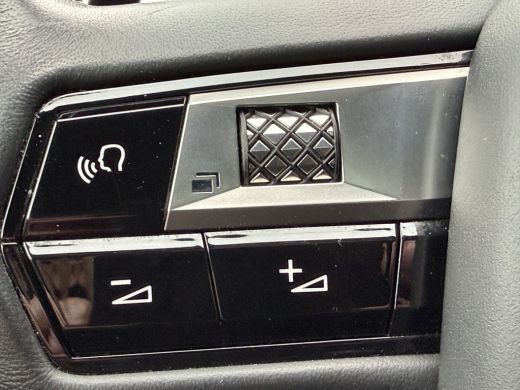 DS DS 7 300pk 4x4 Opera (Elektrisch Schuifdak - Trekhaak - Leder incl verwarming/koeling/massage/geheugen... ActivLease financial lease