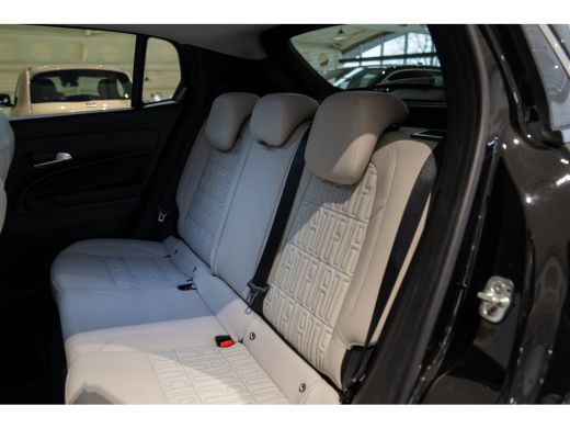 Fiat 600 1.2 Hybrid La Prima | Camera | Navigatie | Kunstlederen bekleding | Stoelverwarming | Climate Con... ActivLease financial lease