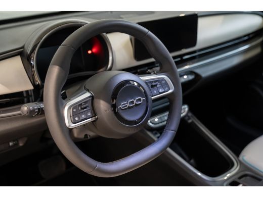 Fiat 600 1.2 Hybrid La Prima | Camera | Navigatie | Kunstlederen bekleding | Stoelverwarming | Climate Con... ActivLease financial lease