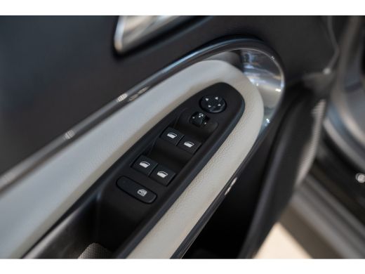 Fiat 600 1.2 Hybrid La Prima | Camera | Navigatie | Kunstlederen bekleding | Stoelverwarming | Climate Con... ActivLease financial lease