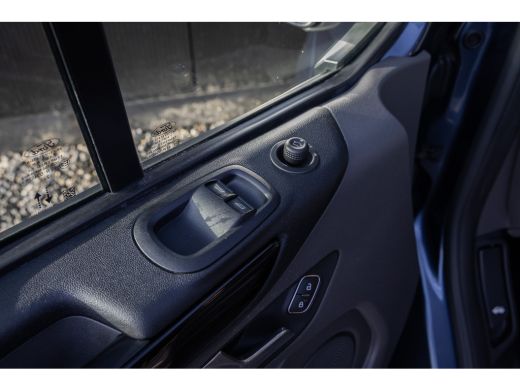 Ford Transit Custom 320 2.0 TDCI L2H1 Limited DC ActivLease financial lease