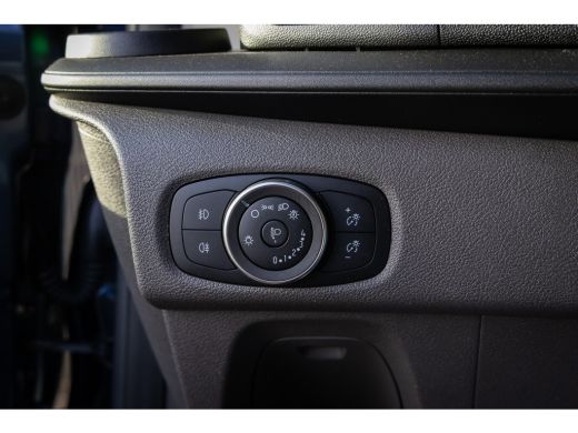 Ford Transit Custom 320 2.0 TDCI L2H1 Limited DC ActivLease financial lease