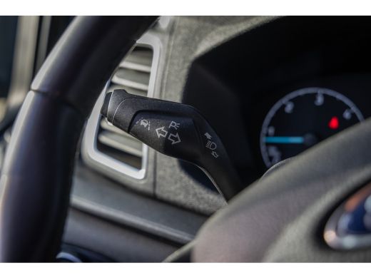 Ford Transit Custom 320 2.0 TDCI L2H1 Limited DC ActivLease financial lease