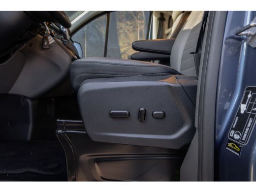 Ford Transit Custom 320 2.0 TDCI L2H1 Limited DC ActivLease financial lease