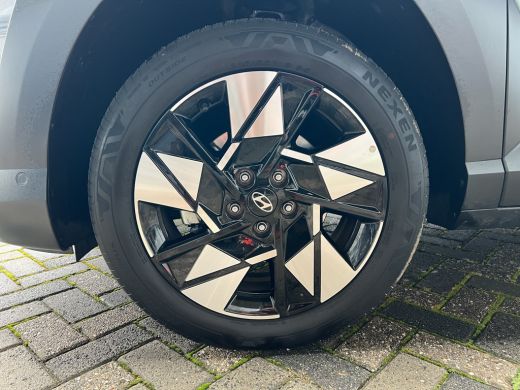 Hyundai Kona 1.6 GDI 141pk HEV Premium | Premium audio | 360 camera | Bestuurdersstoel met geheugen | Adaptive... ActivLease financial lease