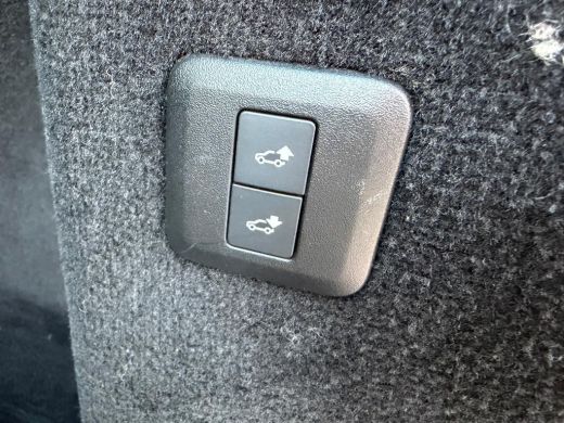 Land Rover Range Rover Sport P400e Limited Edition 2500KG Trekgewicht | Luxe Lederen Bekleding | Luchtvering | 21" Lichtmetaal... ActivLease financial lease