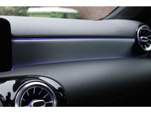 Mercedes-Benz A-Klasse 250 e Business PHEV AMG ORG NL PANO SFEER MATRIX LED 116000KM!!! ActivLease financial lease