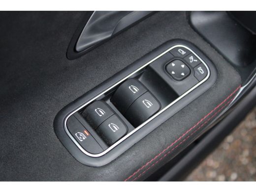 Mercedes-Benz A-Klasse 250 e Business PHEV AMG ORG NL PANO SFEER MATRIX LED 116000KM!!! ActivLease financial lease