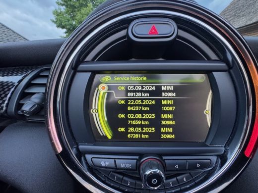 Mini Cooper S Cabrio 2.0 Cooper S 192Pk JCW AUTOMAAT XENON UNION JACK NAVI ECC 96000KM!!! ActivLease financial lease