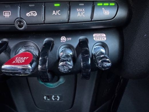 Mini Cooper S Cabrio 2.0 Cooper S 192Pk JCW AUTOMAAT XENON UNION JACK NAVI ECC 96000KM!!! ActivLease financial lease