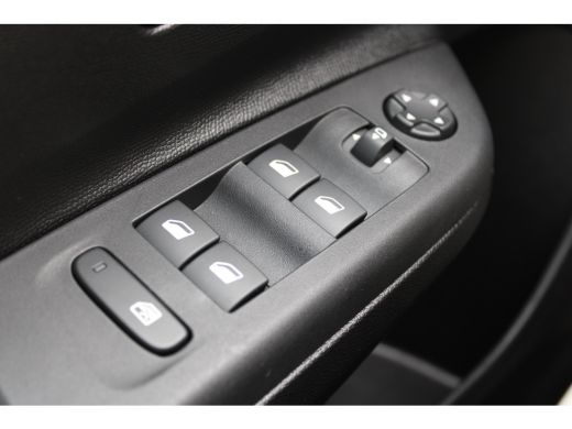 Opel Corsa GS | Achteruitrijcamera 180&deg; | Dode hoek waarschuwing | Draadloze Apple Carplay en Android Auto ActivLease financial lease