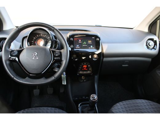 Peugeot 108 1.0 e-VTi Allure | Navi by app | Climate control | Camera | LED | Mistlampen | Lichtmetaal | 41.5... ActivLease financial lease