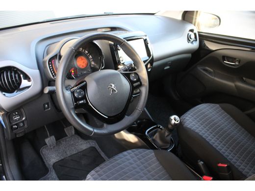 Peugeot 108 1.0 e-VTi Allure | Navi by app | Climate control | Camera | LED | Mistlampen | Lichtmetaal | 41.5... ActivLease financial lease