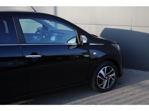 Peugeot 108 1.0 e-VTi Allure | Navi by app | Climate control | Camera | LED | Mistlampen | Lichtmetaal | 41.5... ActivLease financial lease
