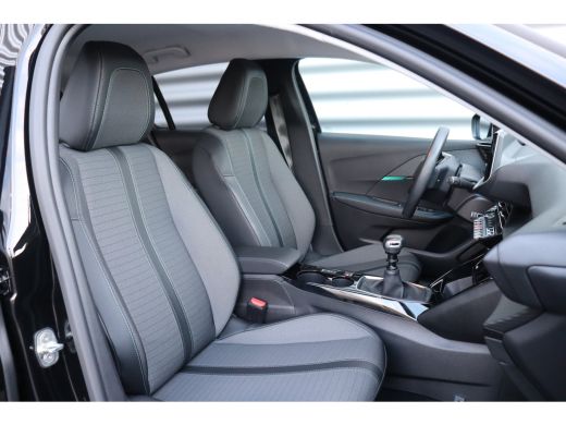 Peugeot 208 1.2 PURETECH 100PK ALLURE PACK / NAVI / LEDER / CLIMA / FULL-LED / PDC / CAMERA / 16" LMV / KEYLE... ActivLease financial lease