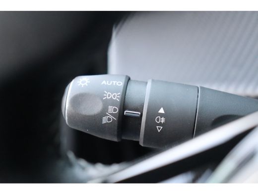 Peugeot 208 1.2 PURETECH 100PK ALLURE PACK / NAVI / LEDER / CLIMA / FULL-LED / PDC / CAMERA / 16" LMV / KEYLE... ActivLease financial lease