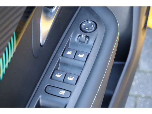 Peugeot 208 1.2 PURETECH 100PK ALLURE PACK / NAVI / LEDER / CLIMA / FULL-LED / PDC / CAMERA / 16" LMV / WINTE... ActivLease financial lease