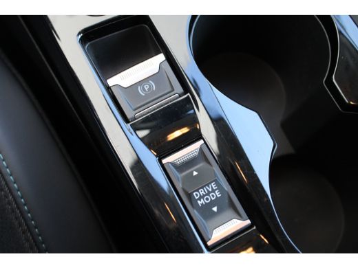 Peugeot 208 1.2 PureTech Allure | Automaat | Navigatie | Camera | 3D Instrumentenpaneel | Apple carplay | 56... ActivLease financial lease