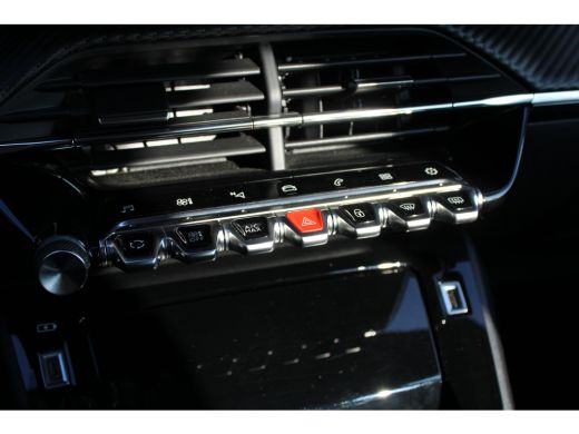 Peugeot 208 1.2 PureTech Allure | Automaat | Navigatie | Camera | 3D Instrumentenpaneel | Apple carplay | 56... ActivLease financial lease