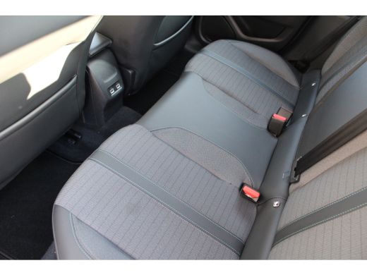 Peugeot 208 1.2 PureTech Allure | Automaat | Navigatie | Camera | 3D Instrumentenpaneel | Apple carplay | 56... ActivLease financial lease