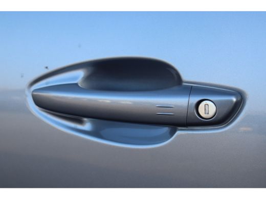 Peugeot 3008 1.6 HYBRID 225PK GT PACK AUTOMAAT / NAVI / LEDER / CLIMA / AGR / PDC / 19" LMV / CAMERA / PANO. D... ActivLease financial lease