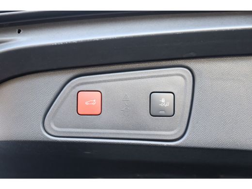 Peugeot 3008 1.6 HYBRID 225PK GT PACK AUTOMAAT / NAVI / LEDER / CLIMA / AGR / PDC / 19" LMV / CAMERA / PANO. D... ActivLease financial lease