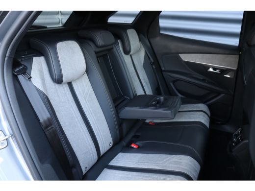 Peugeot 3008 1.6 HYBRID 225PK GT PACK AUTOMAAT / NAVI / LEDER / CLIMA / AGR / PDC / 19" LMV / CAMERA / PANO. D... ActivLease financial lease