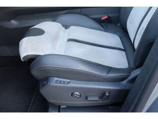 Peugeot 3008 1.6 HYBRID 225PK GT PACK AUTOMAAT / NAVI / LEDER / CLIMA / AGR / PDC / 19" LMV / CAMERA / PANO. D... ActivLease financial lease