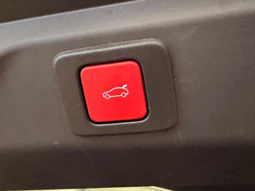 Peugeot 3008 1.6 plug-in Hybrid 195 GT Alcantara | Panoramadak | Stoelverwarming+Massage | Camera V+A | Apple ... ActivLease financial lease