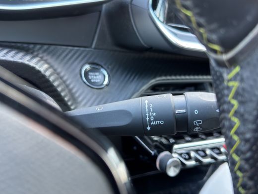 Peugeot e-2008 EV GT Pack 50 kWh Panoramadak | Voorruit+stoel verwarming | Camera | Full LED | ActivLease financial lease