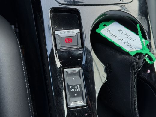 Peugeot e-2008 EV GT Pack 50 kWh Panoramadak | Voorruit+stoel verwarming | Camera | Full LED | ActivLease financial lease