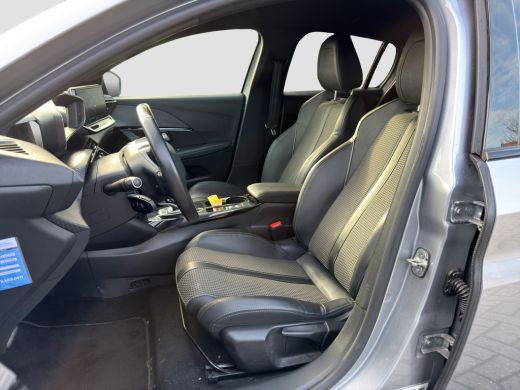 Peugeot e-208 EV GT 350 50 kWh 3 Fase | Stoelverwarming | Keyless |  Full LED | Camera | ActivLease financial lease