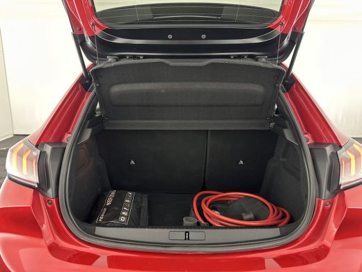 Peugeot e-208 EV GT Pack 50 kWh [ 3-Fase-11kW ] {SOH-88%] (INCL-BTW) *HEATPUMP | FULL-LED | DIGI-COCKPIT | BLIN... ActivLease financial lease