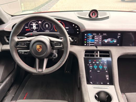 Porsche Taycan GTS - PTS kleur | Apple Carplay/Android Auto|telefoonintegratie premium | Audio installatie premi... ActivLease financial lease