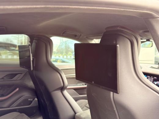 Porsche Taycan GTS - PTS kleur | Apple Carplay/Android Auto|telefoonintegratie premium | Audio installatie premi... ActivLease financial lease