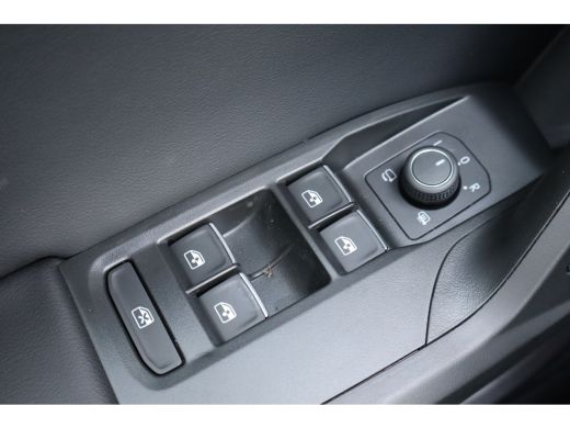 Seat Leon Sportstourer FR Business - eHybrid | Achteruitrijcamera | Automatisch dimmende binnenspiegel | Da... ActivLease financial lease